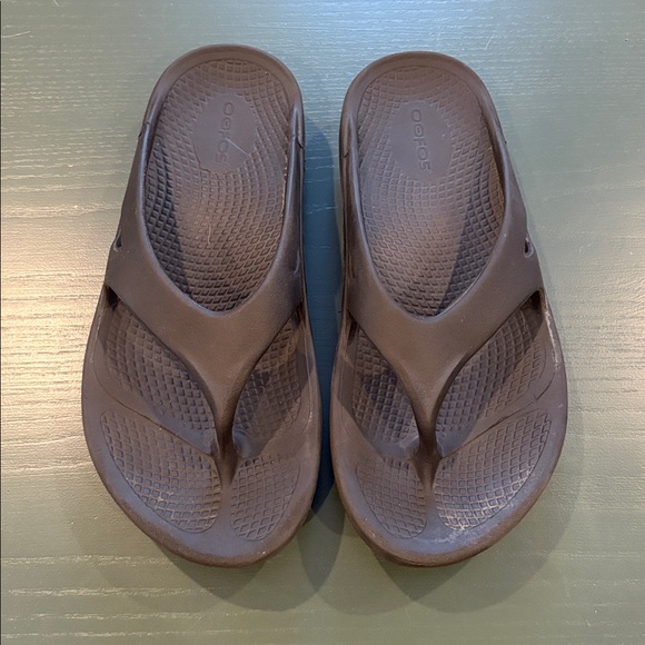 Unisex OOFOS Sandals - Picture 2 of 4